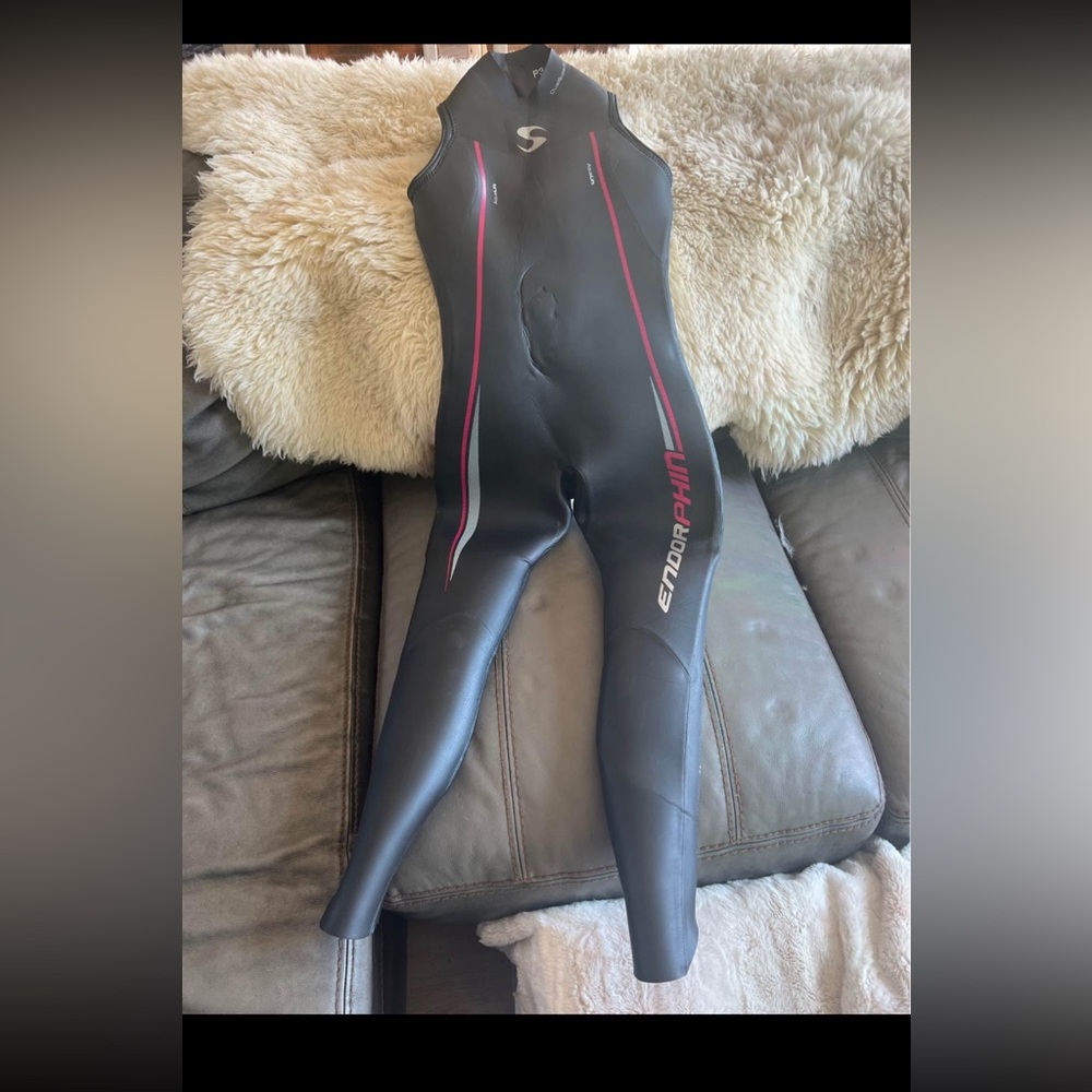 Women’s Black/Pink Swim Wetsuit
